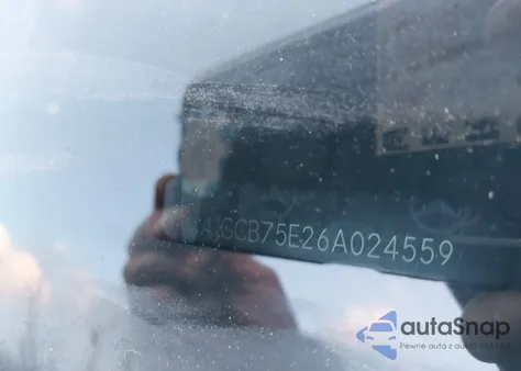 2006 Mercedes-Benz R 500 4Matic z USA, uszkodzony, nr VIN 4JGCB75E26A024559